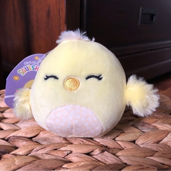 Squishmallows Aimee the Easter chic 3” clip - Picture 1 of 8